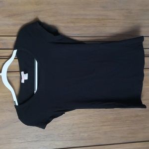 Lipstick,  black fitted tee shirt, size M